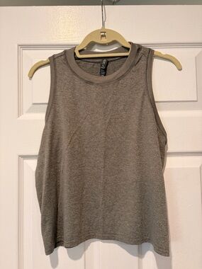 Vuori Heather Gray Sleeveless Crew Tank